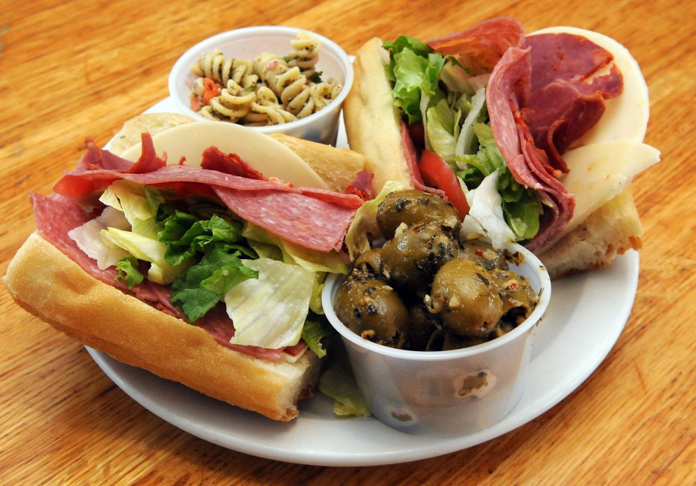 DINING REVIEW: Service, quality vary at Mollica's