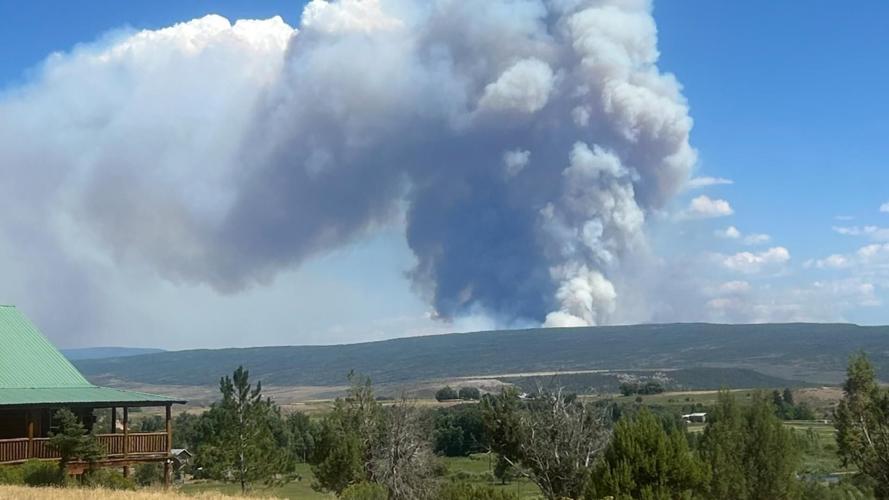 Meeker self-evacuates as Elk and Lee fires grow to 75,000 combined acres