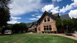 082825-biz-briarhurstmanorestate 1.jpg