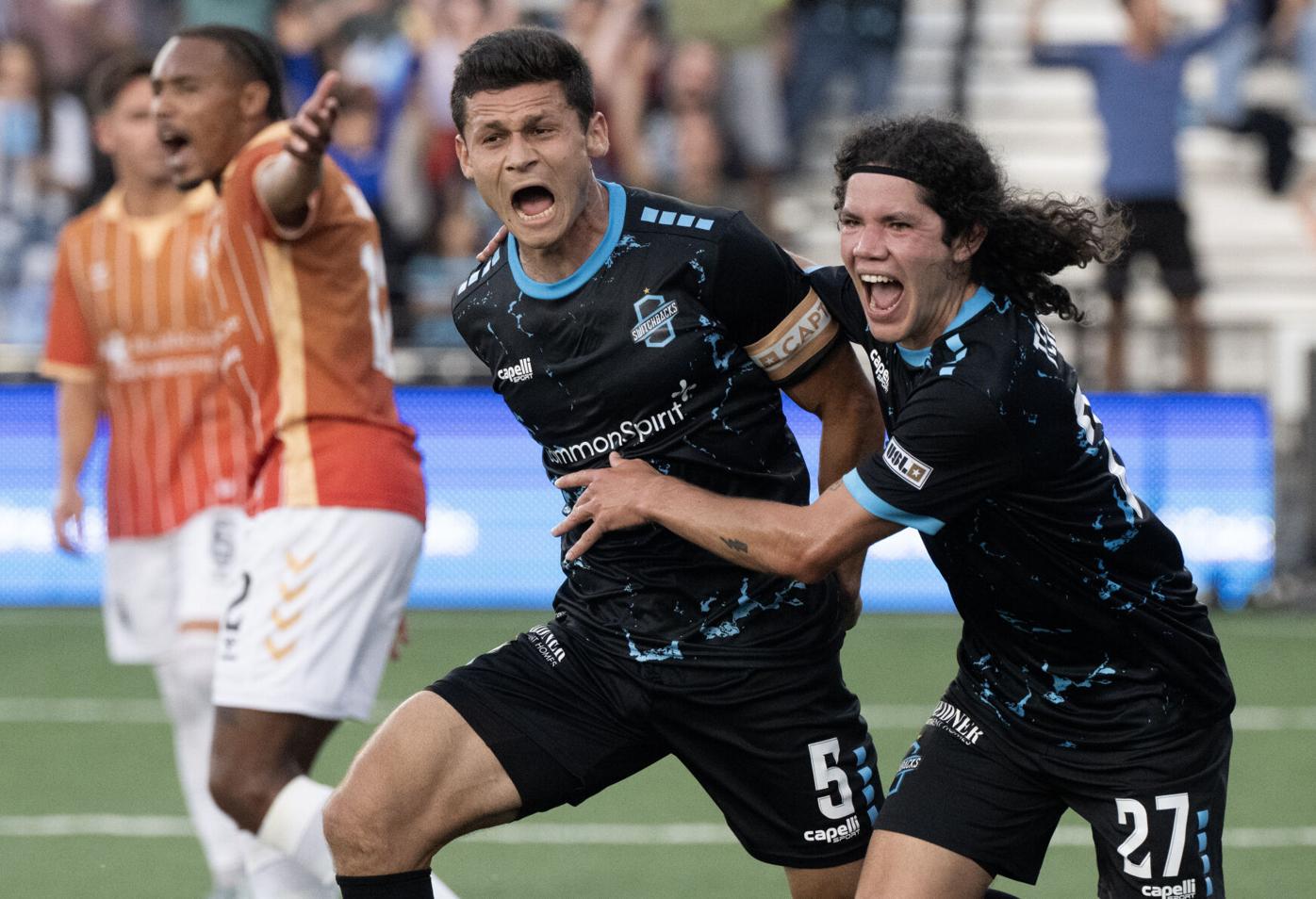 Switchbacks head east for crucial match against Tampa Bay Rowdies as Western Conference playoff race heats up