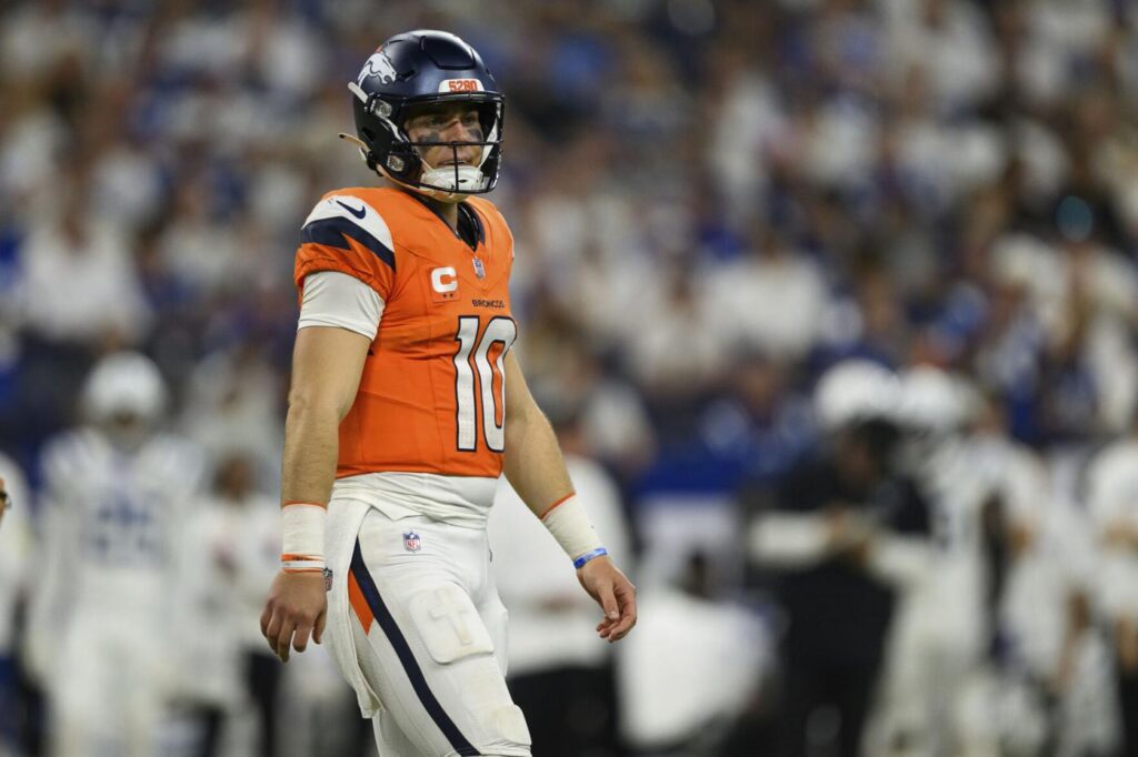 Broncos Colts Football