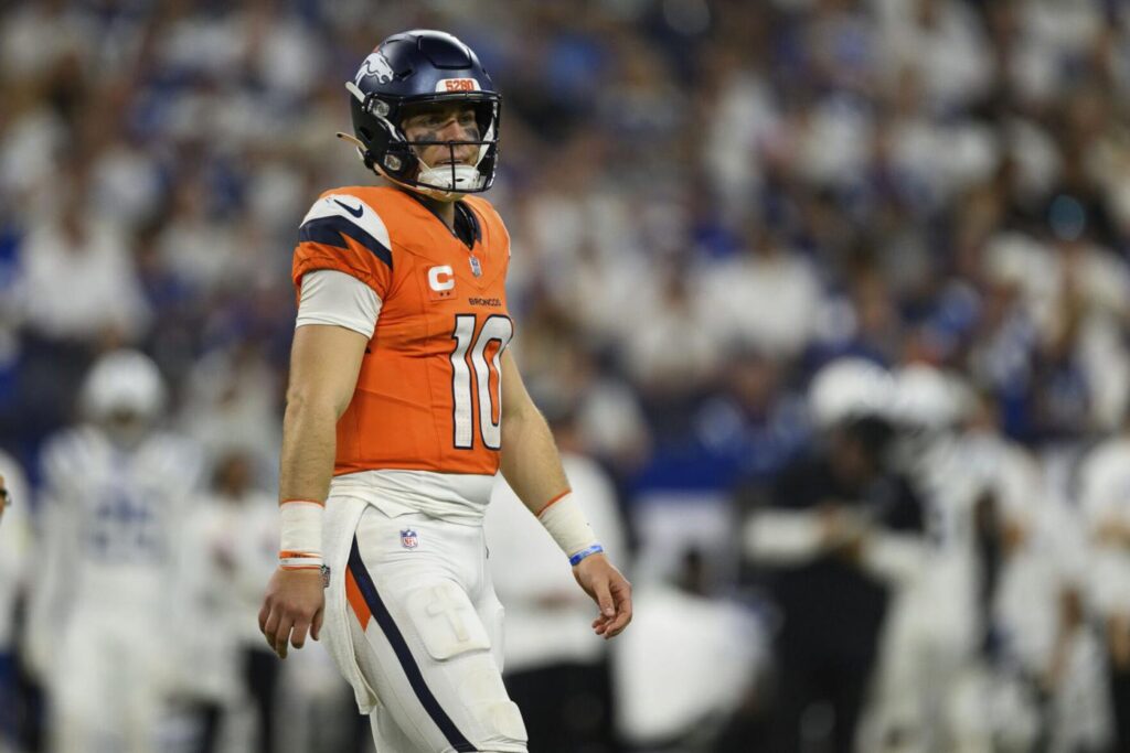 Broncos Colts Football
